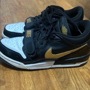Nike Kids Black and Gold Sneakers